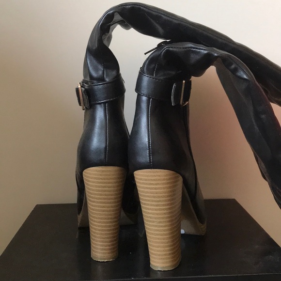 Heeled boots - Picture 3 of 4